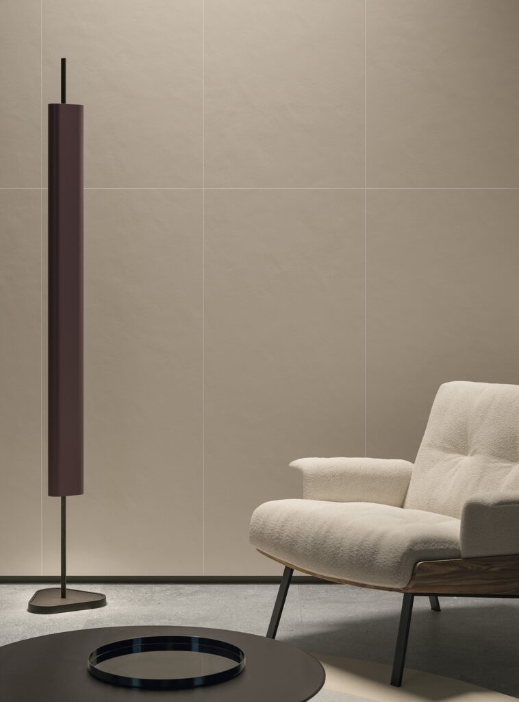 ITALON_Aura_Aura Stone Grey 60x120 - Classic Honey 20x160 - Surface Cashmere Grey 80x160 - Mosaico Spectrum Moka 33,2x29_SET 03_SUITE_RIV PIETRA_P12